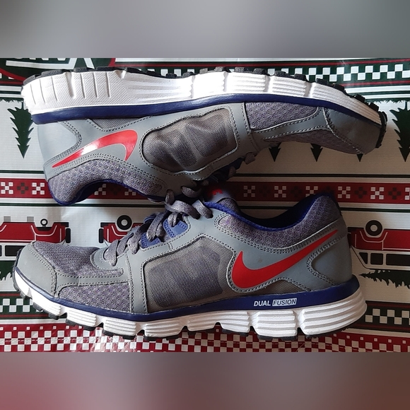 Nike Dual Fusion ST2 Running Shoes - Picture 8 of 13